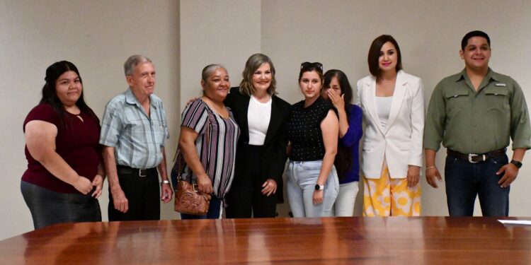 ENTREGAN 200 MIL PESOS EN CHEQUES DEL SEGURO DE DAÑOS CONTRA DESASTRES NATURALES