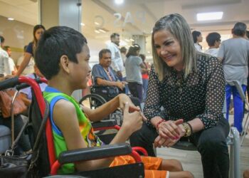ATIENDE ALCALDESA A 85 CIUDADANOS EN MARTES CONTIGO Y ENTREGA MANIFIESTOS DE COMPROMISO A LOS FUNCIONARIOS