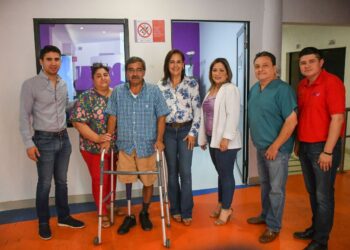 ENTREGA DIF MUNICIPAL  PRÓTESIS COMPLETA DE PIERNA