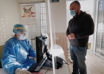 Pacientes con sospecha de COVID-19 se atenderán ya en consulta y en Urgencias