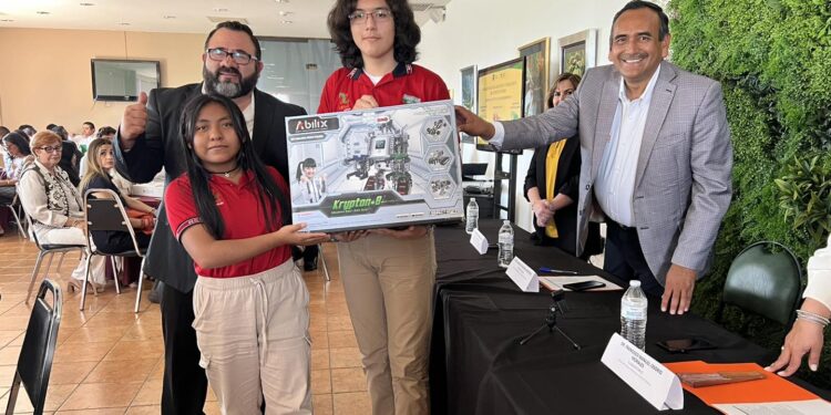 Ganan Festival Académico estatal 2 alumnos de la Preparatoria EMSaD de Acuña