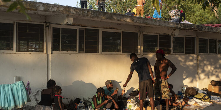 Se disuelve el número de migrantes en Acuña por la aplicación CBP One