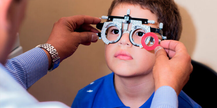 Club de Leones asigna Redondeo para donación de lentes a niños de primaria