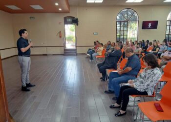 DA EDUCACIÓN COAHUILA A SERVIDORES PÚBLICOS TALLER DE BALANCE Y PORCIONES EN LA ALIMENTACIÓN