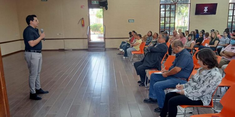 DA EDUCACIÓN COAHUILA A SERVIDORES PÚBLICOS TALLER DE BALANCE Y PORCIONES EN LA ALIMENTACIÓN