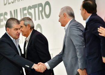 RECONOCE MIGUEL RIQUELME AL ALCALDE ROMÁN CEPEDA A LA MITAD DE SU ADMINISTRACIÓN