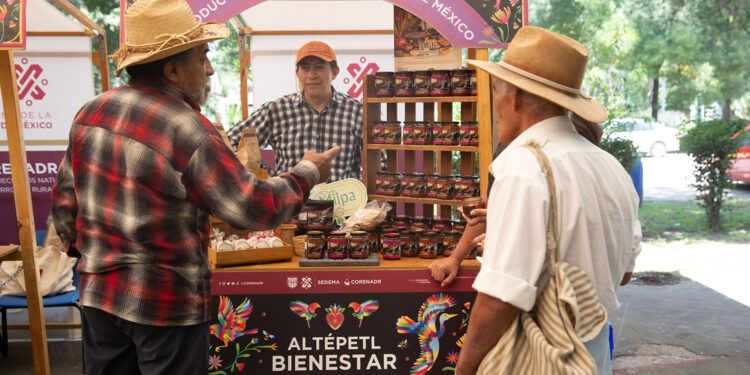 Genera Agricultura espacios de comercialización para productores agroalimentarios de la Ciudad de México