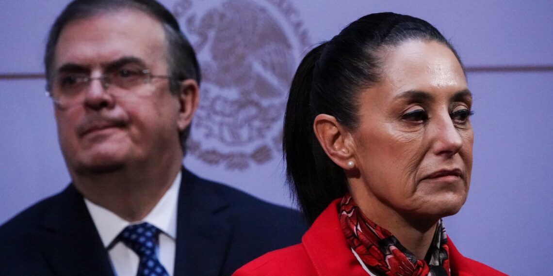 CIUDAD DE MÉXICO, 30NOVIEMBRE2021.- Andrés Manuel López Obrador, presidente de México, en compañía del gabinete de Seguridad y Salud conformados por: Luis Cresencio Sandoval, secretario de la Defensa Nacional; Rafael Ojeda Durán,  secretario de Marina, Luis Rodríguez Bucio, comandante de la Guardia Nacional y Rosa Icela Rodríguez, secretaria de Seguridad Pública y Atención Ciudadana, así como Jorge Alcocer, secretario de Salud; Hugo López-Gatell, subsecretario de Prevención y Promoción a la Salud y el secretario de Relaciones Exteriores Marcelo Ebrard, encabezaron la conferencia de prensa en el Antiguo Palacio Virreinal, sede del gobierno capitalino. Las y los funcionarios dieron cifras en materia de seguridad y acciones para combatir los delitos en la capital del país, así como el informe sobre el trato que ha tenido la pandemia por Covid-19 y su respectiva vacunación. 
FOTO: GALO CAÑAS/CUARTOSCURO.COM