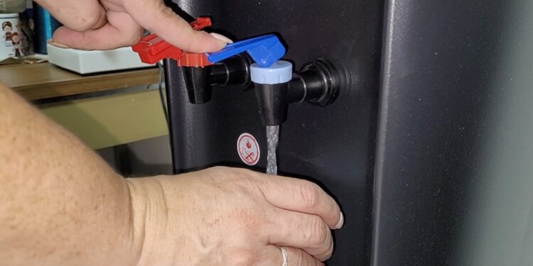 Ante ola de calor, llaman a priorizar hidratación con agua natural