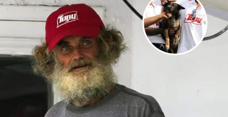 El náufrago australiano regala a ‘Bella’, la perrita que lo acompañó en la odisea por el Pacífico