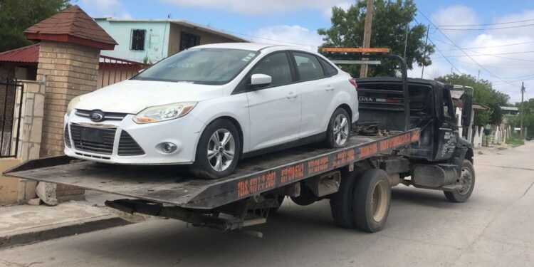 Pululan talleres mecánicos, de enderezado y pintura y hasta Yonques en casas de interés social