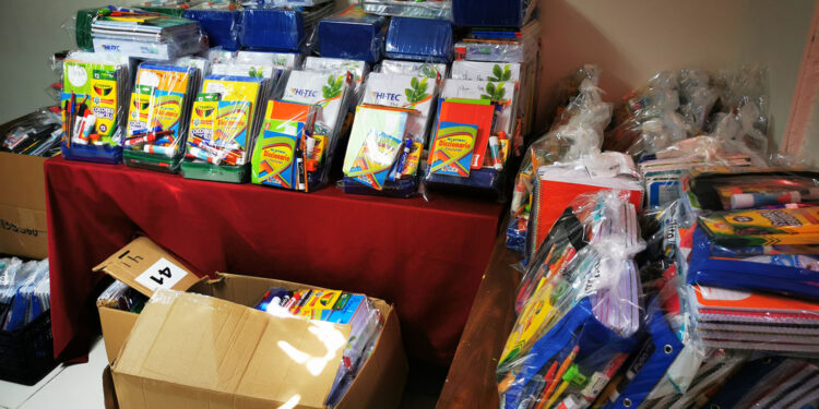 Inicia la venta de paquetes de útiles escolares en el PRI