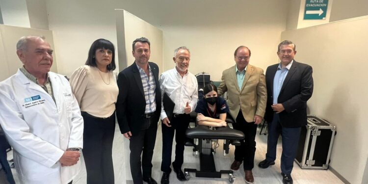 RECIBE SALUD COAHUILA DONACIÓN DE EQUIPO PARA REHABILITACIÓN DE ADULTOS MAYORES