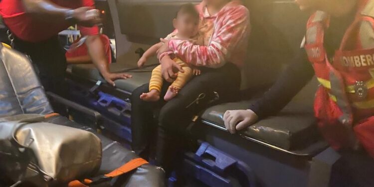 Madre e hijo de 4 meses son rescatados a la medianoche y en medio del río Bravo por Grupos Beta del INM