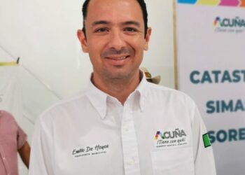 Acuña negocia con el Estado para que se implementen los vuelos comerciales