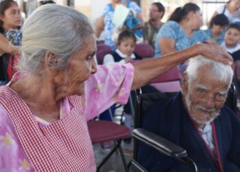 UAdeC con los abuelos