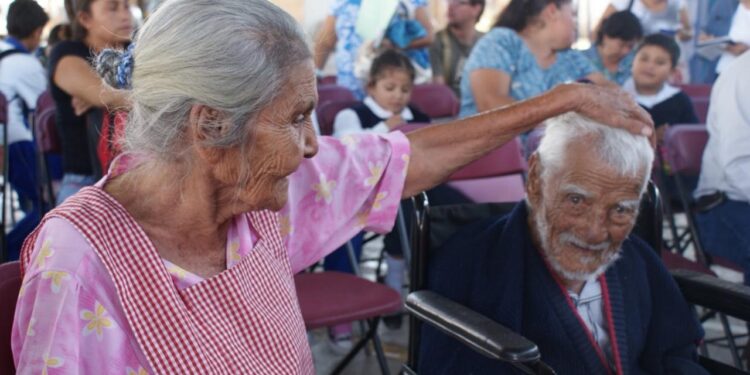 UAdeC con los abuelos