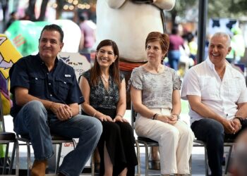 COAHUILA, PRESENTE EN INAUGURACIÓN DE COWPARADE TORREÓN-LALA