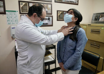 Mediante quimioterapia, inmunoterapia y radiación, IMSS atiende  a pacientes con linfoma