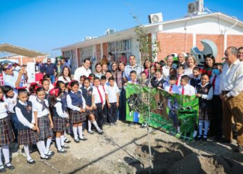 LLEVAN PROGRAMA “ÉNTRALE A LA EDUCACIÓN”  A LA PRIMARIA RICARDO ALFONSO MEDINA RODRÍGUEZ