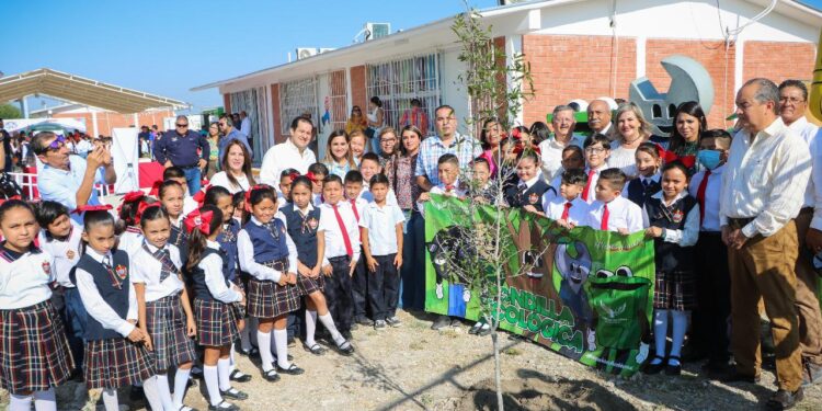 LLEVAN PROGRAMA “ÉNTRALE A LA EDUCACIÓN”  A LA PRIMARIA RICARDO ALFONSO MEDINA RODRÍGUEZ