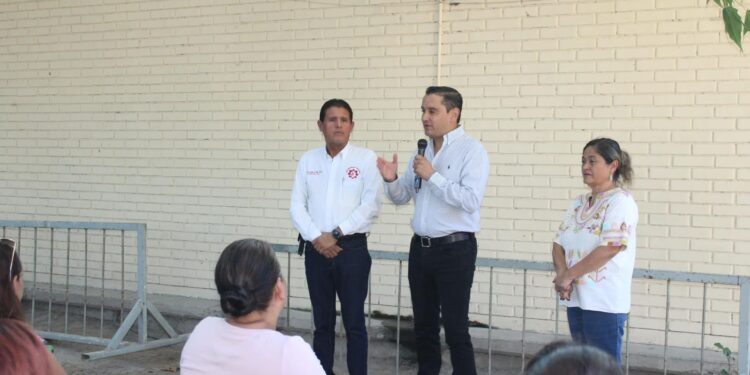 DIRECTIVOS Y PADRES DE FAMILIA DE LA EST 10 AGRADECEN AL ALCALDE PEPE DÍAZ POR APOYO OTORGADO A LA INSTITUCIÓN