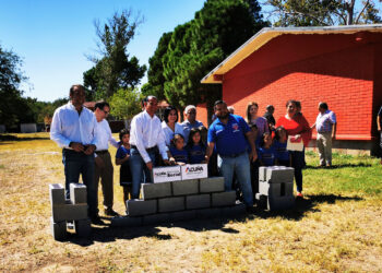 Inician trabajos de construcción de Barda Perimetral en la primaria ALM