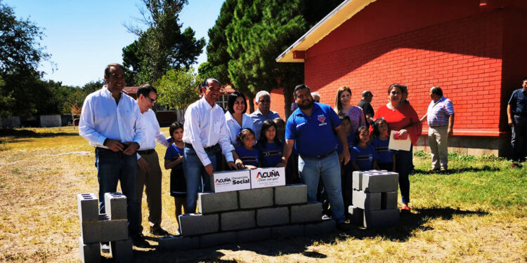 Inician trabajos de construcción de Barda Perimetral en la primaria ALM