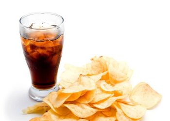 Para bajar de peso no es necesario dejar de golpe el refresco y los fritos: Especialista