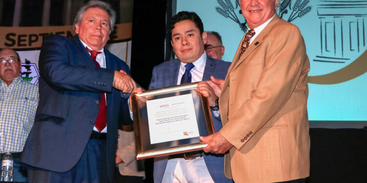 Reconoce Agricultura el trabajo de la Universidad Autónoma Antonio Narro en el campo nacional