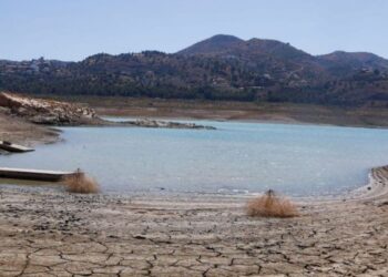 GRAVE EL PROBLEMA DE ESCASEZ Y DISMINUCIÓN DEL POTENCIAL DE AGUA POTABLE PARA USOS HUMANOS, AGRÍCOLAS E INDUSTRIALES