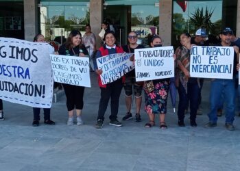 Se manifiestan extrabajadores de maquiladora que cerró hace cuatro meses