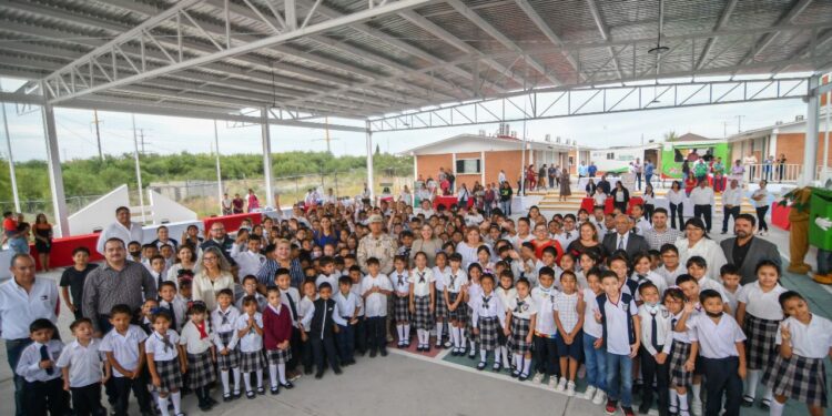 ENTREGAN TECHUMBRE EN PRIMARIA CARLOTA GUAJARDO