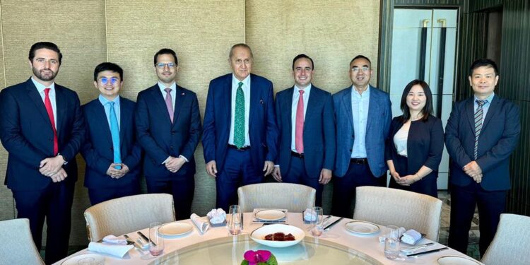 Se reúne Manolo con proveeduría de la industria automotriz en China