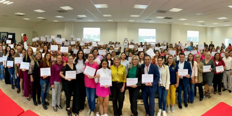 BRINDAN CURSOS DE EMPRENDIMIENTO Y EMPODERAMIENTO A MUJERES
