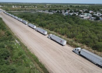 Inspecciones más minuciosas al transporte en la Aduana americana provocan más retraso