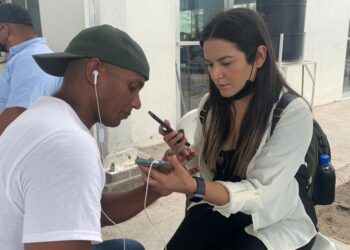 Edyra, reportera del Border Hub que logró ser corresponsal para medios internacionales