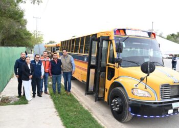 INICIAN CAMPAÑA DE VACUNACIÓN TRANSFRONTERIZA ANTICOVID PARA PERSONAL DE LA INDUSTRIA MAQUILADORA DE ACUÑA