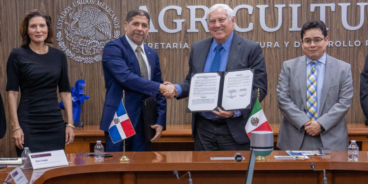 Firman México y República Dominicana memorándum de entendimiento en materia de agricultura