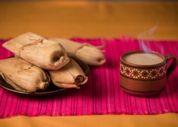 En época de mayor tentación llaman a no comer en exceso