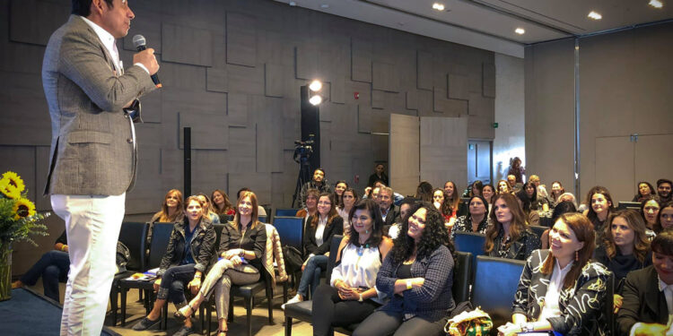 Invita CANACINTRA Acuña a conferencia motivacional de Jordi Rosado