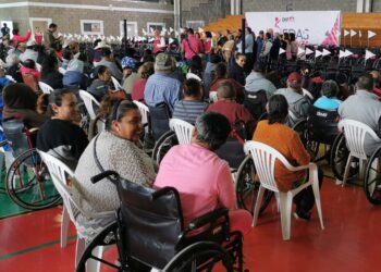 Dona DIF Acuña 140 sillas de ruedas a pacientes con alguna discapacidad