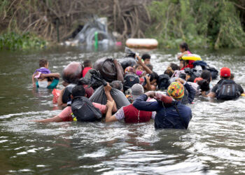 Migrantes prefieren cruzar a EU por Piedras Negras porque es una frontera segura