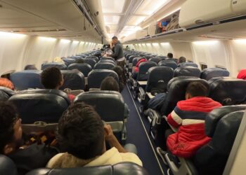 INICIAN EN PIEDRAS NEGRAS OPERATIVOS DE TRASLADO EN AVIÓN Y CAMIONES DE PERSONAS MIGRANTES