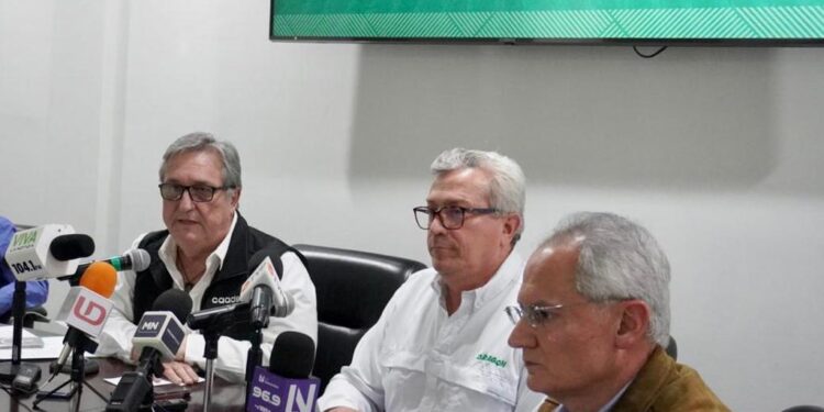 CONVENIO UMFFAAC-CAADES BENEFICIARÁ A 300 MIL TRABAJADORES AGRÍCOLAS EN SINALOA