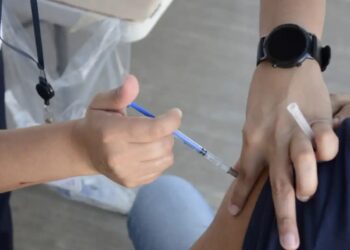 Sugieren aplicarse el esquema completo de vacunación