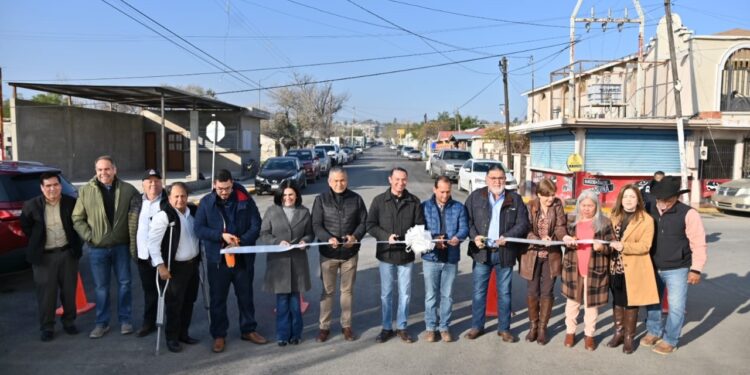 ENTREGAN OBRA DE PAVIMENTACIÓN DE LA CALLE 2 DE ABRIL; EL ALCALDE EMILIO DE HOYOS SOSTUVO REUNIÓN DE ANÁLISIS DE OBRAS PARA 2024 EN ESTA MATERIA