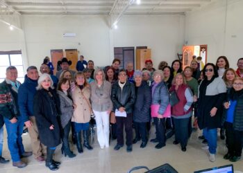 LLEVA ALCALDESA BENEFICIOS DEL PREDIAL A MAESTROS JUBILADOS