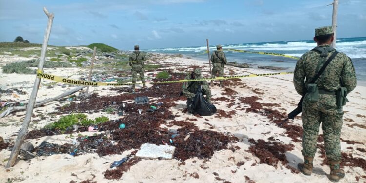 Asegura droga Ejercito Mexicano en playa de Cozumel, Quintana Roo