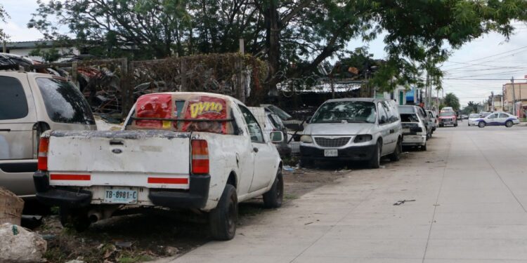 “Arrimaran” a dueños de talleres mecánicos que operan en fraccionamientos y sin permiso